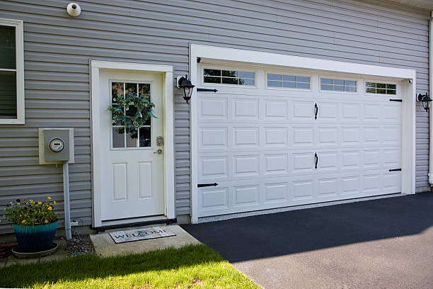 24/7 Emergency Garage Door Panel Replacement experts in Williston Park, NY